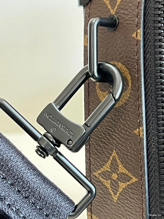 Cheap LOUIS VUITTON SOFT HANDLE TRUNK 0711